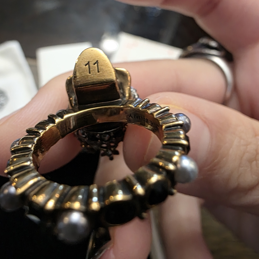 Rare Alexander McQueen Gold Skull Ring - Picture 8 of 10